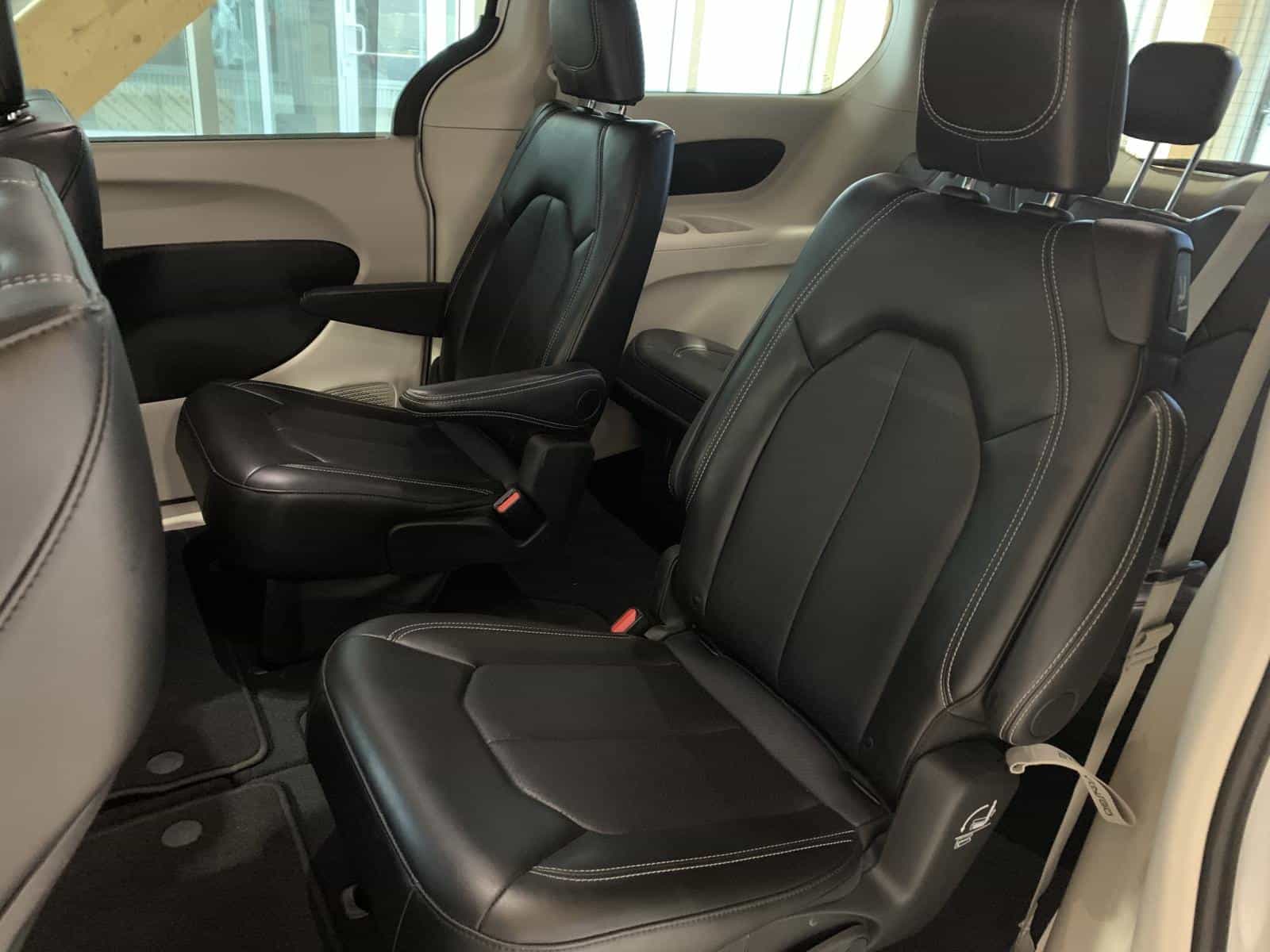 2024 Chrysler Pacifica Touring L Touring L - Image 12