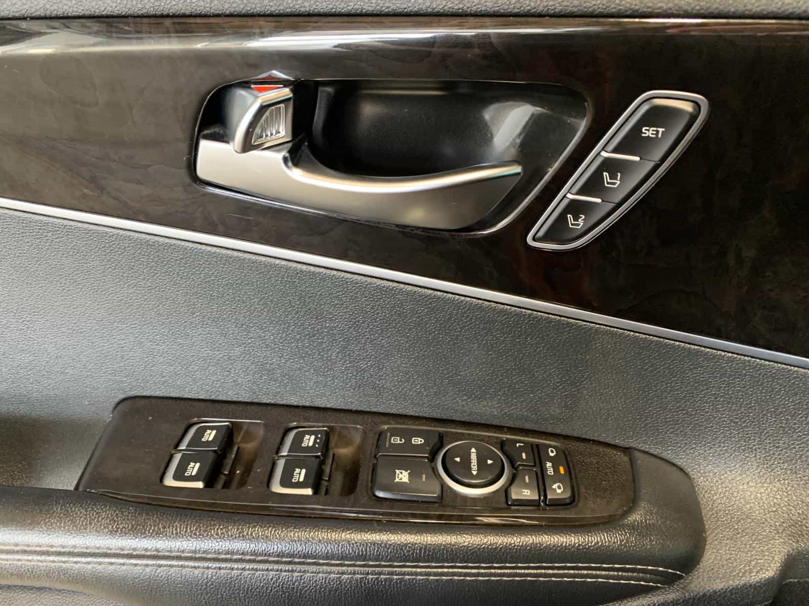 2017 Kia SORENTO EX EX V6 - Image 23