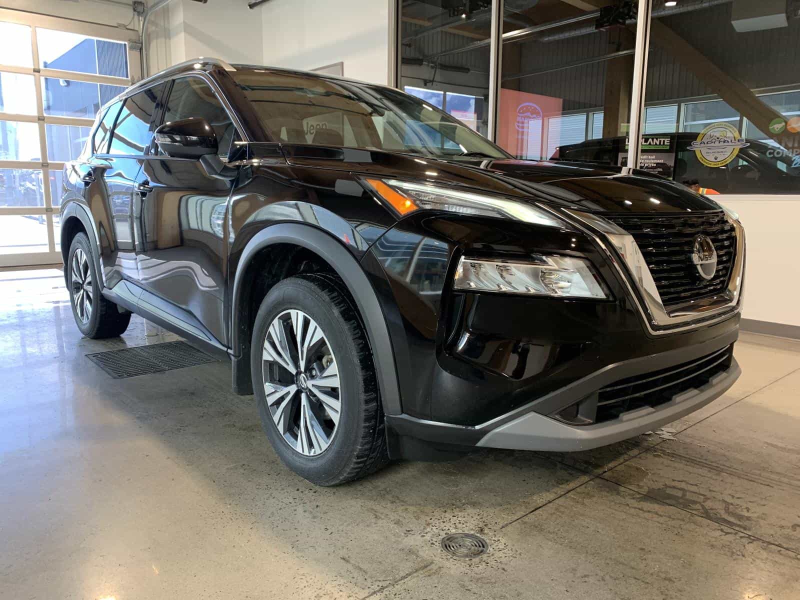 2021 Nissan Rogue SV - Image 6