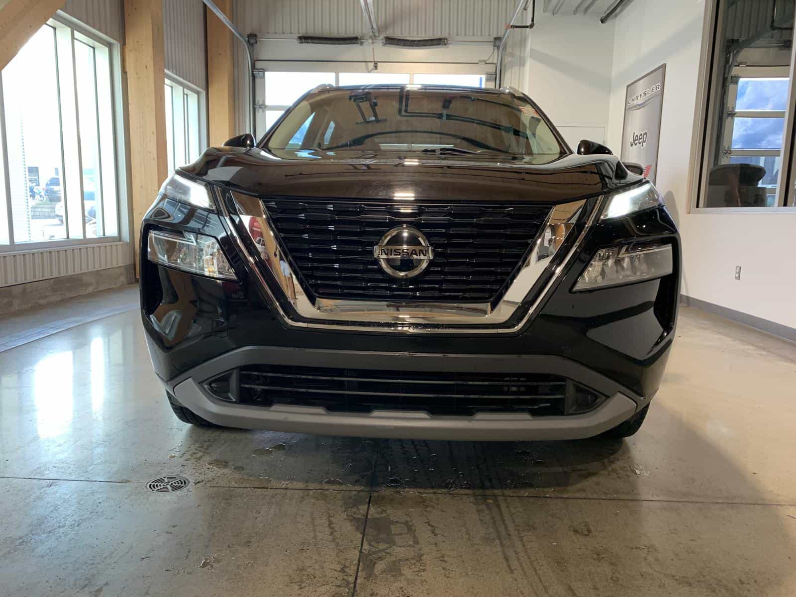 2021 Nissan Rogue SV - Image 5