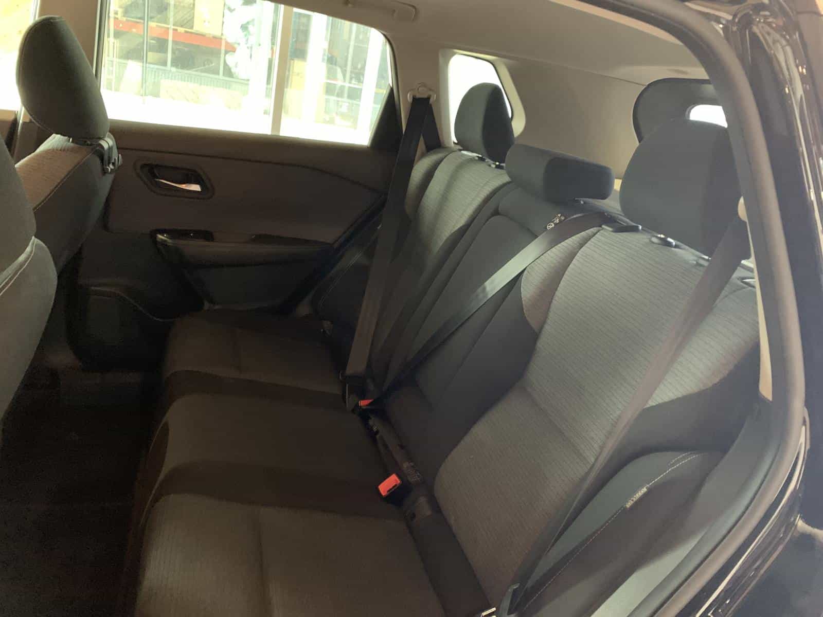 2021 Nissan Rogue SV - Image 13