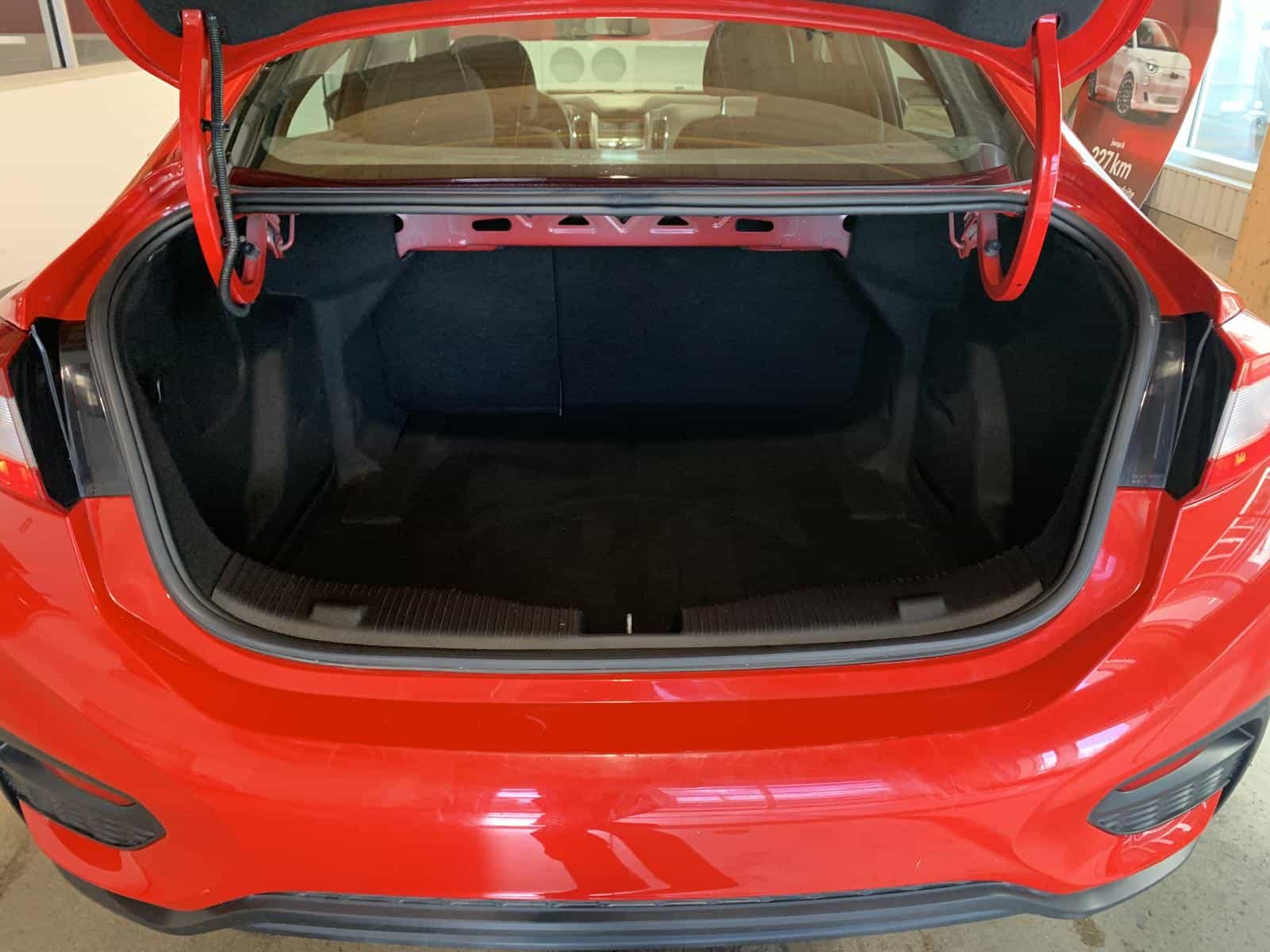 2018 Chevrolet Cruze LT - Image 10