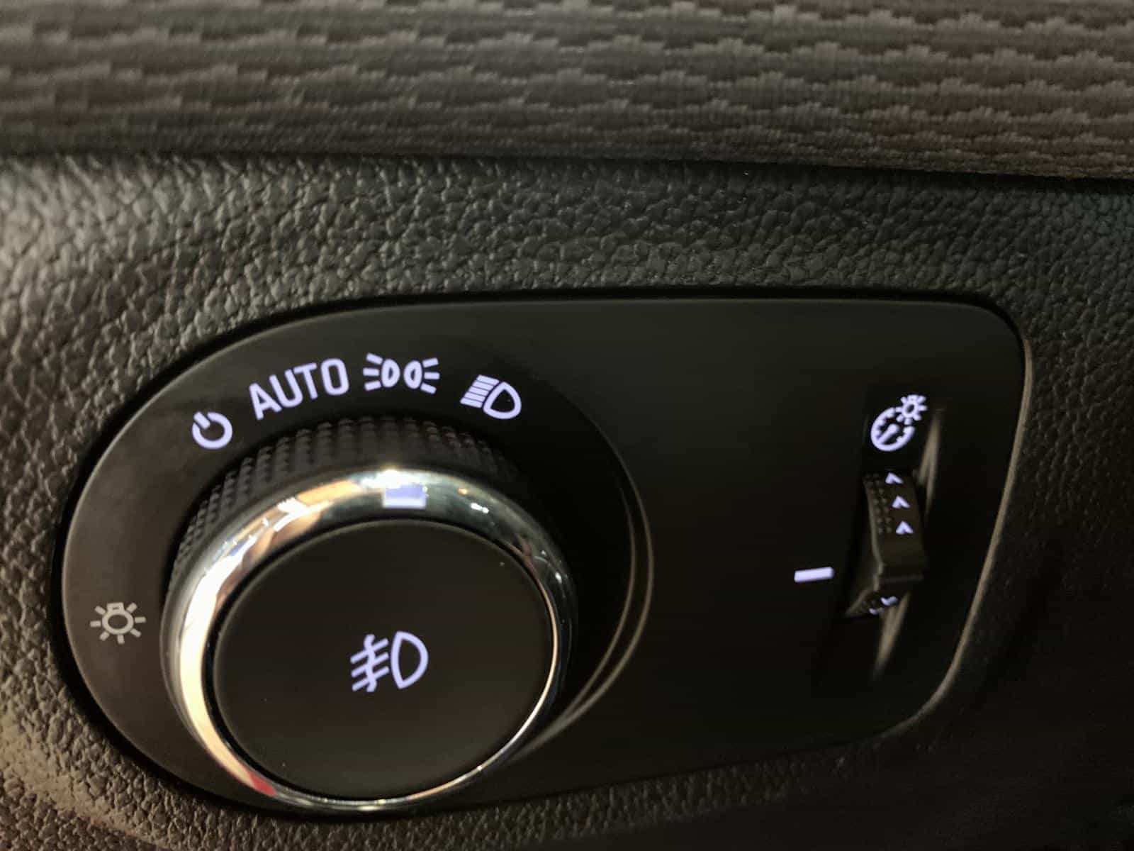 2018 Chevrolet Cruze LT - Image 28