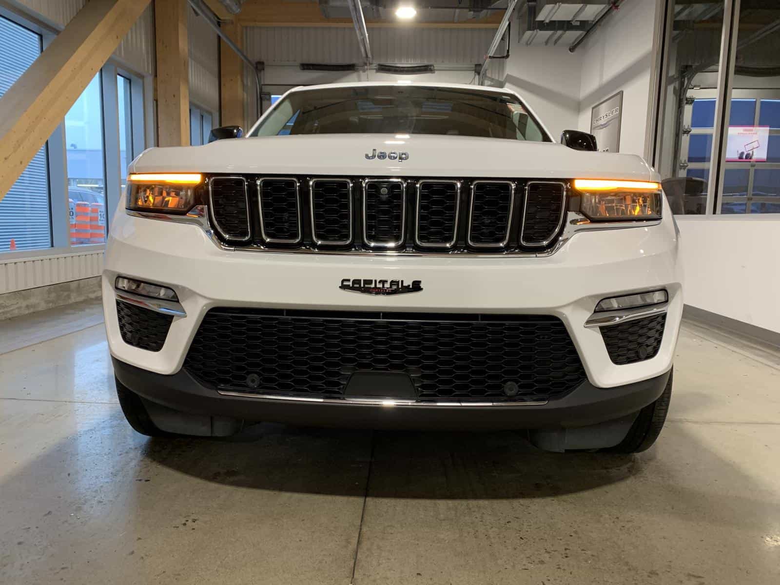 2022 Jeep Grand Cherokee Limited - Image 7