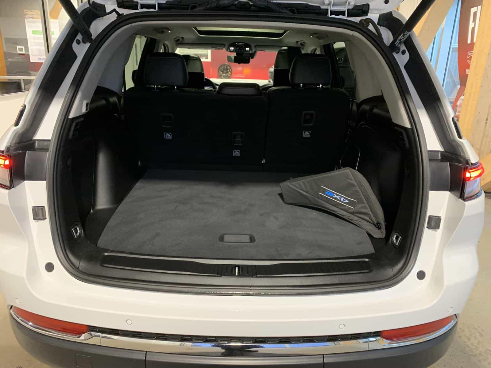 2022 Jeep Grand Cherokee Limited - Image 14