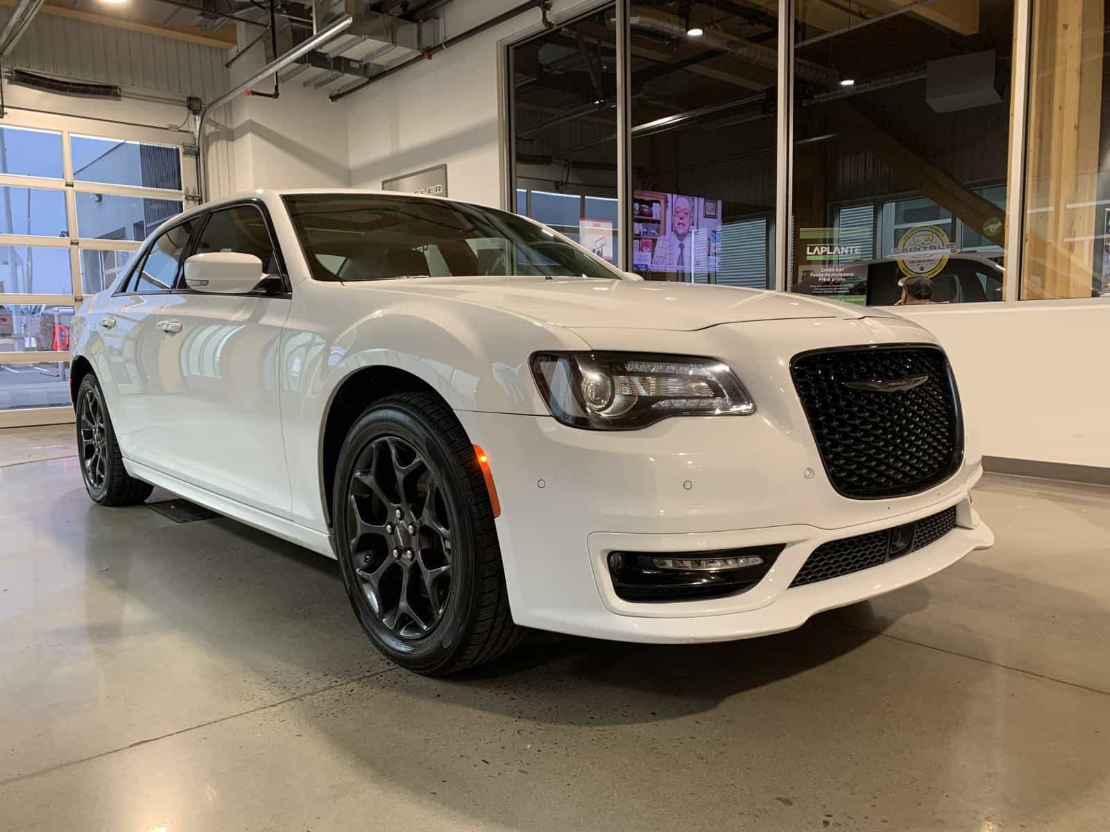 2023 Chrysler 300 Touring L Touring L - Image 5