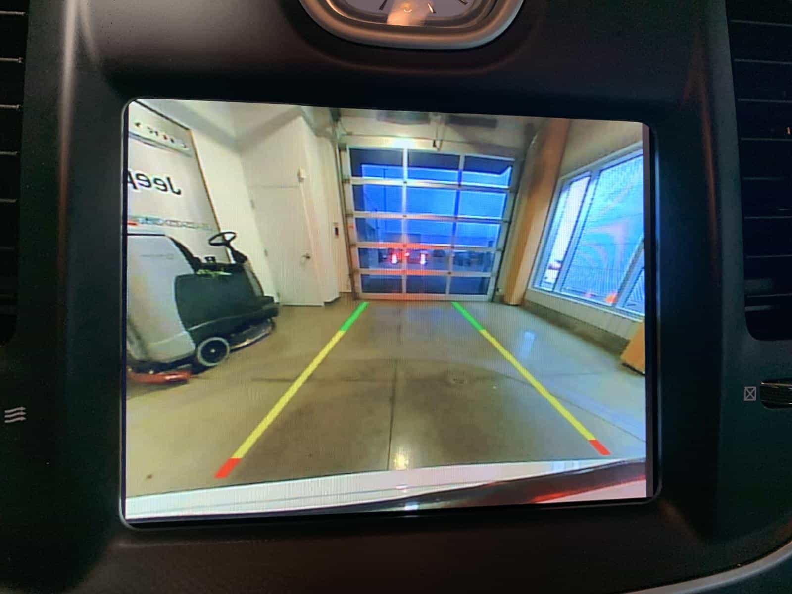 2023 Chrysler 300 Touring L - Image 15