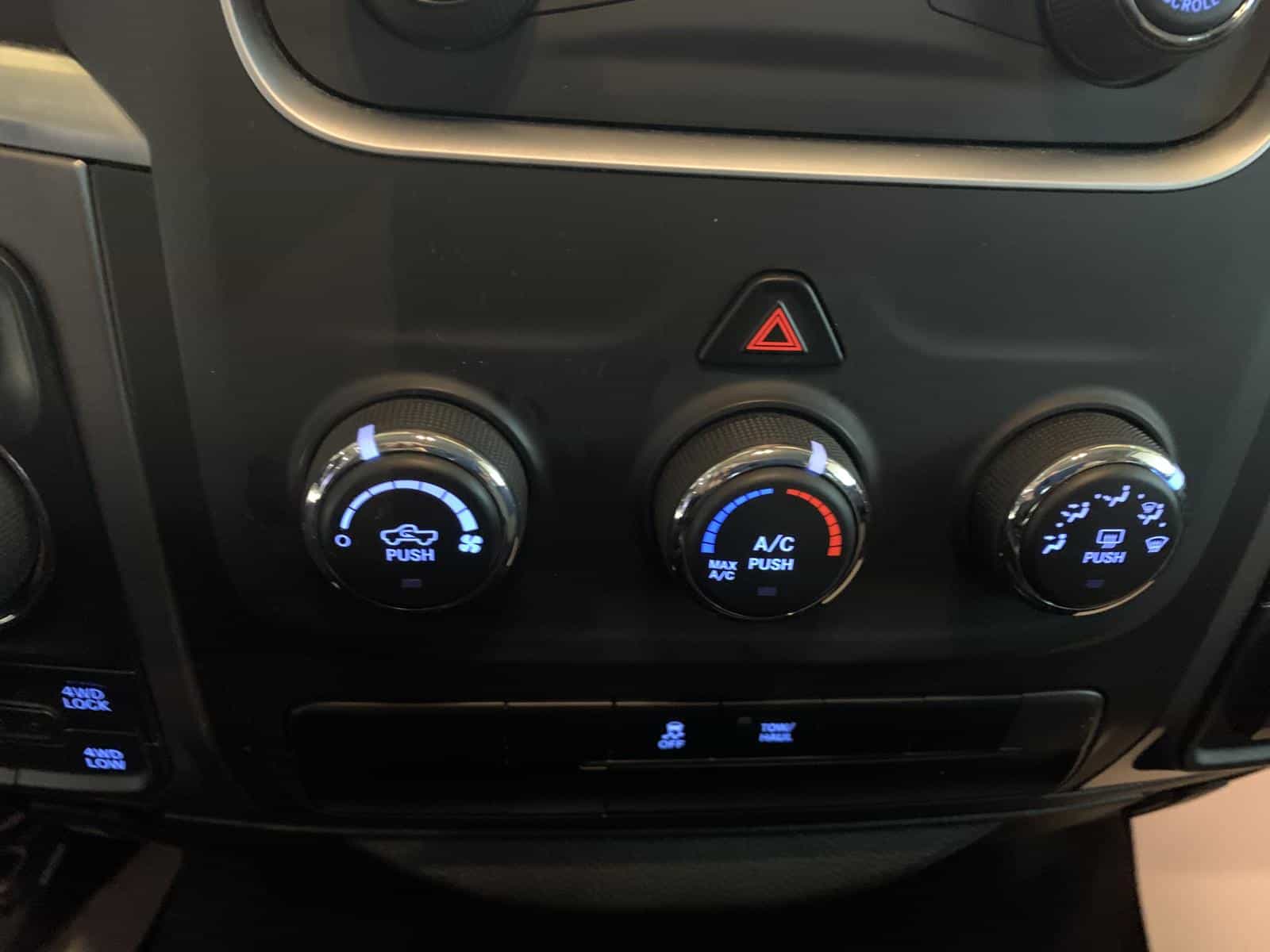 2023 RAM 1500 Classic SLT - Image 16