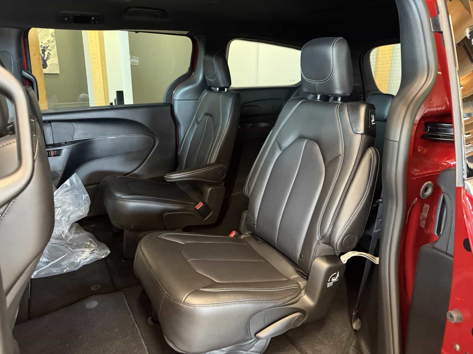 2026 Chrysler Grand Caravan SXT - Image 7