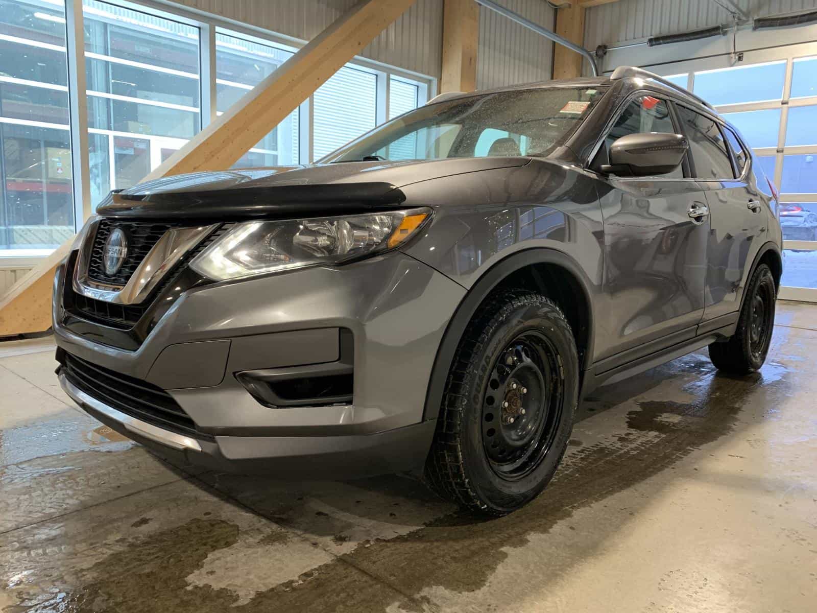 2020 Nissan Rogue SV - Image 1