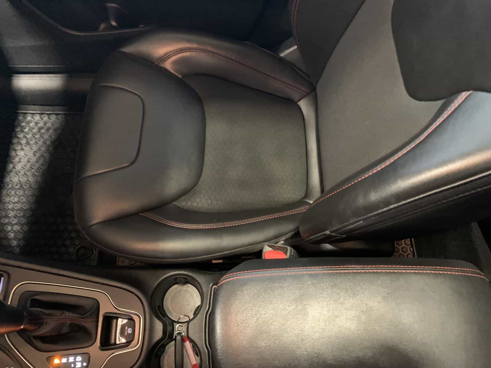 2021 Jeep CHEROKEE TRAILHAWK Trailhawk - Image 32