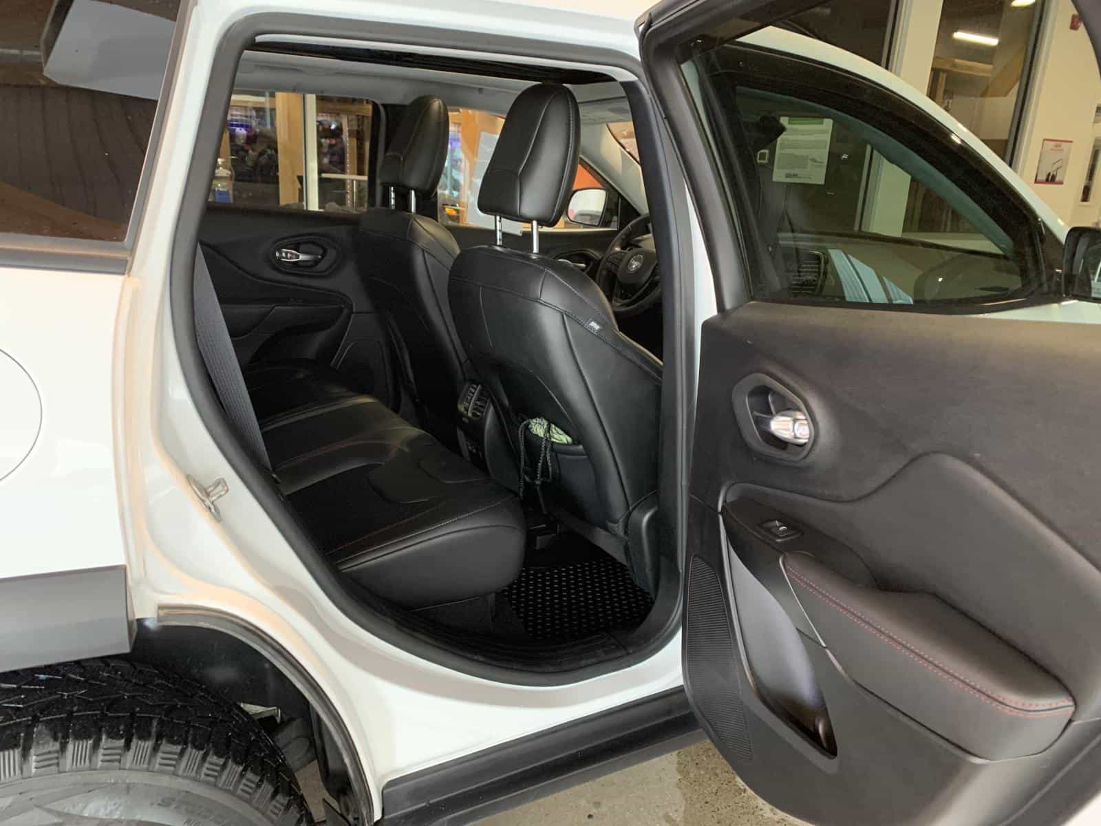 2022 Jeep Cherokee Trailhawk - Image 10