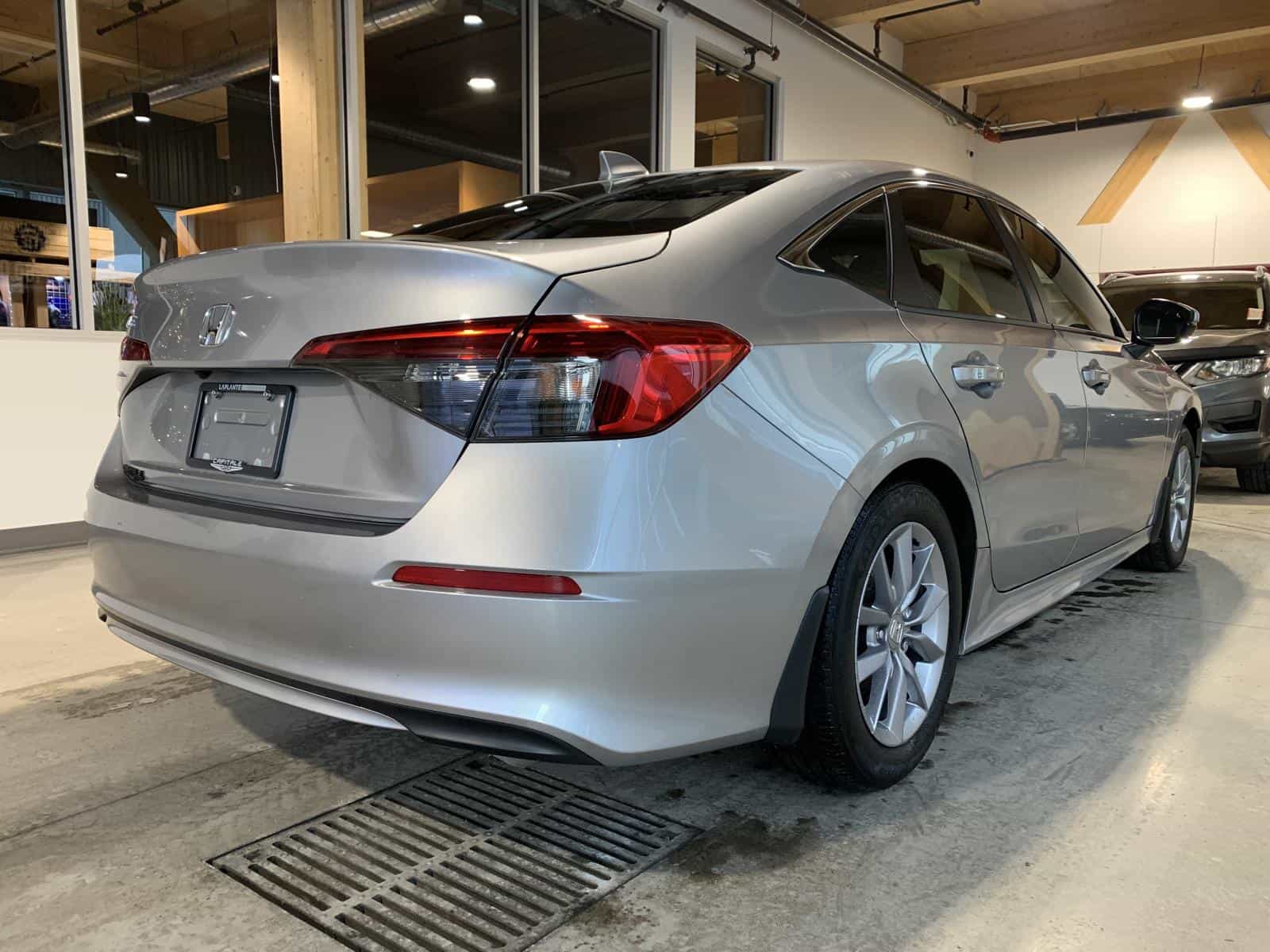 2022 Honda Civic EX - Image 3