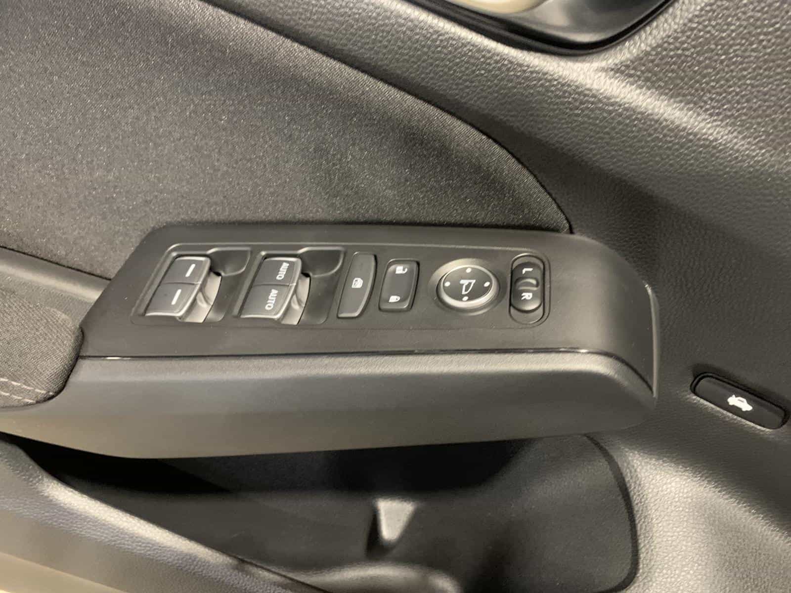 2022 Honda Civic EX - Image 21