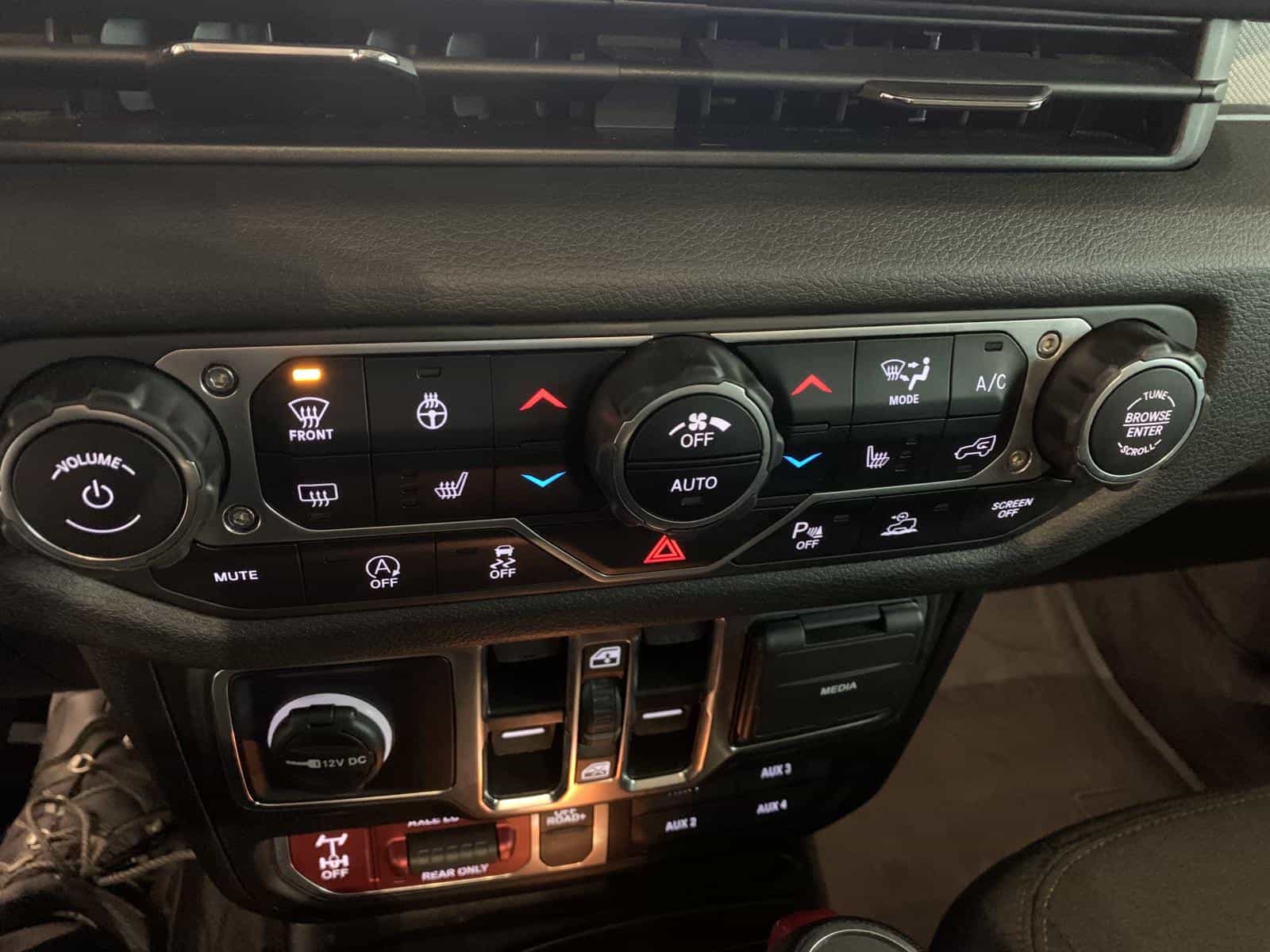 2024 Jeep Wrangler Willys - Image 15