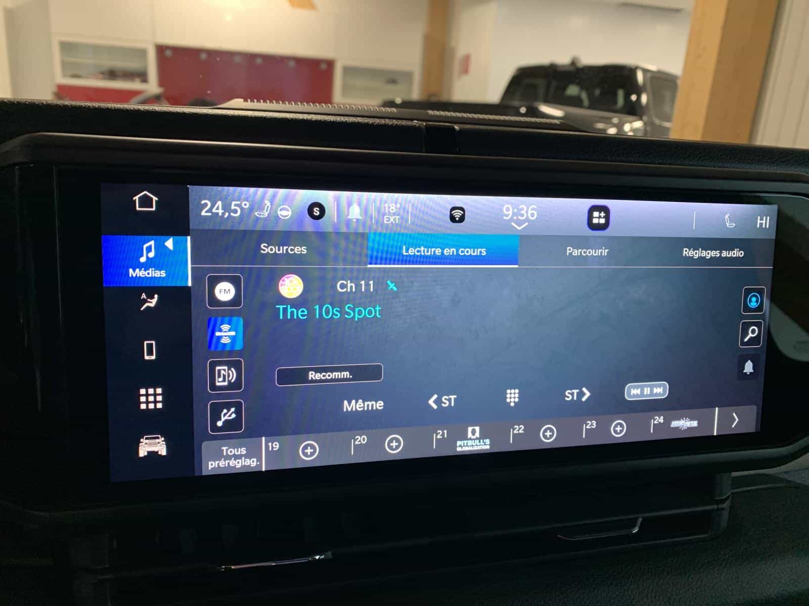 2024 Jeep Wrangler Willys - Image 17