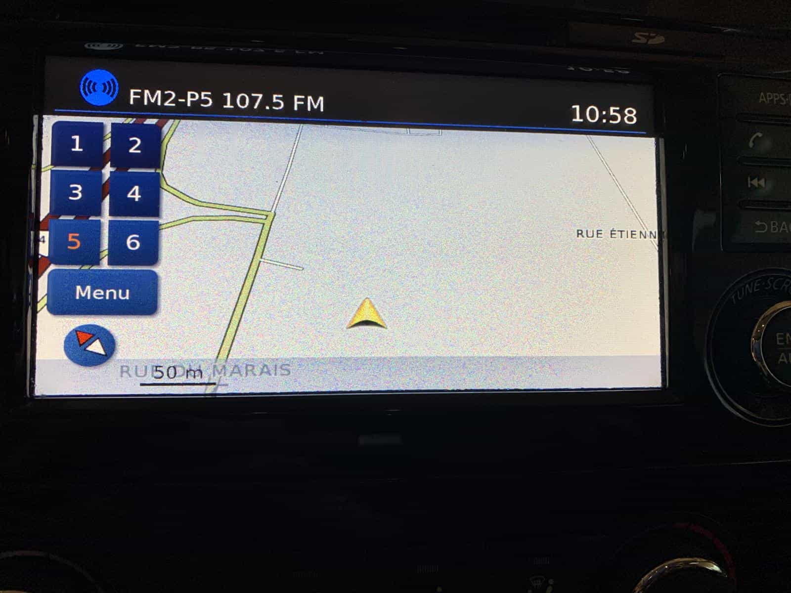 2016 Nissan Rogue SV - Image 14