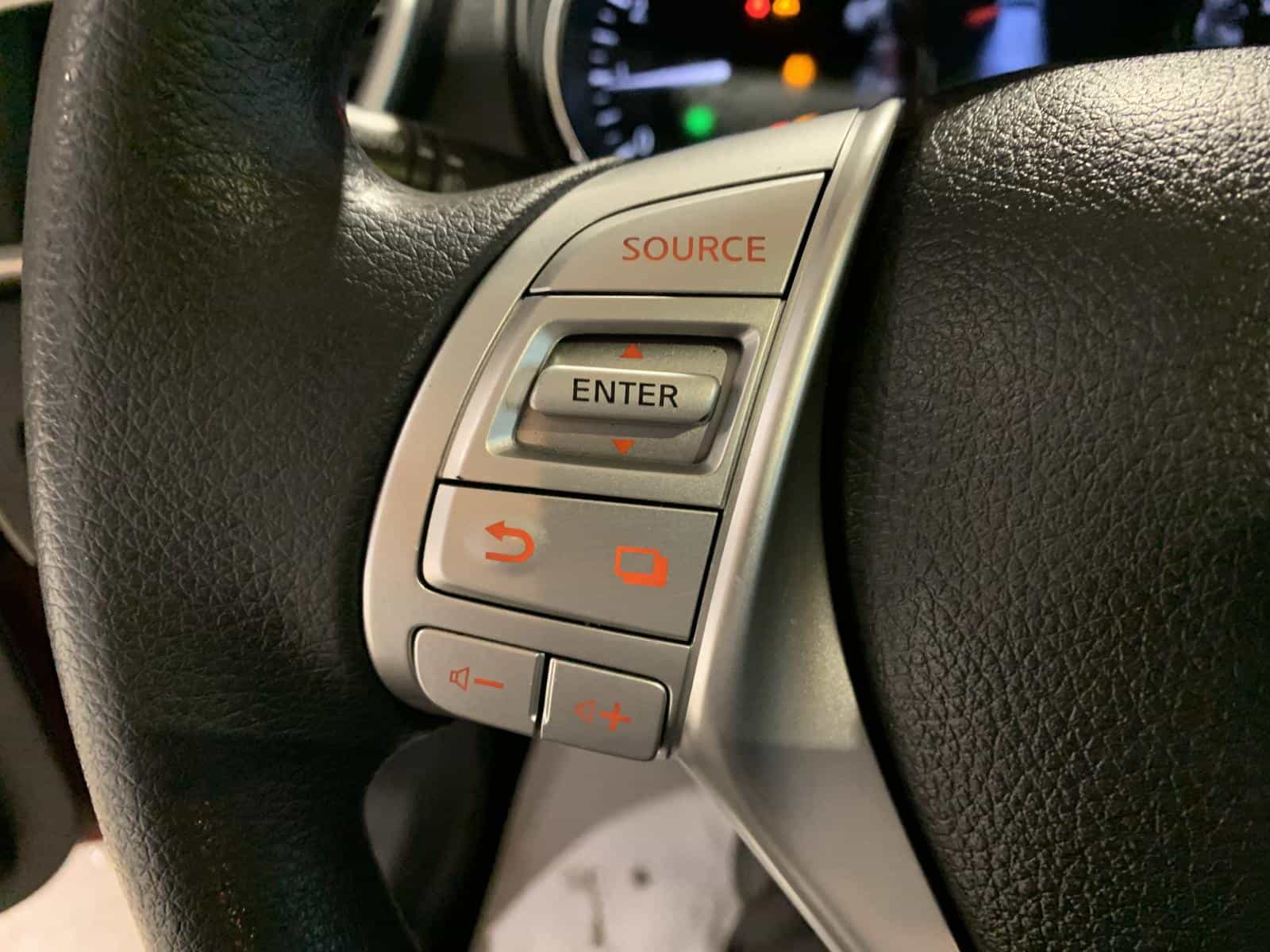 2016 Nissan Rogue SV - Image 20