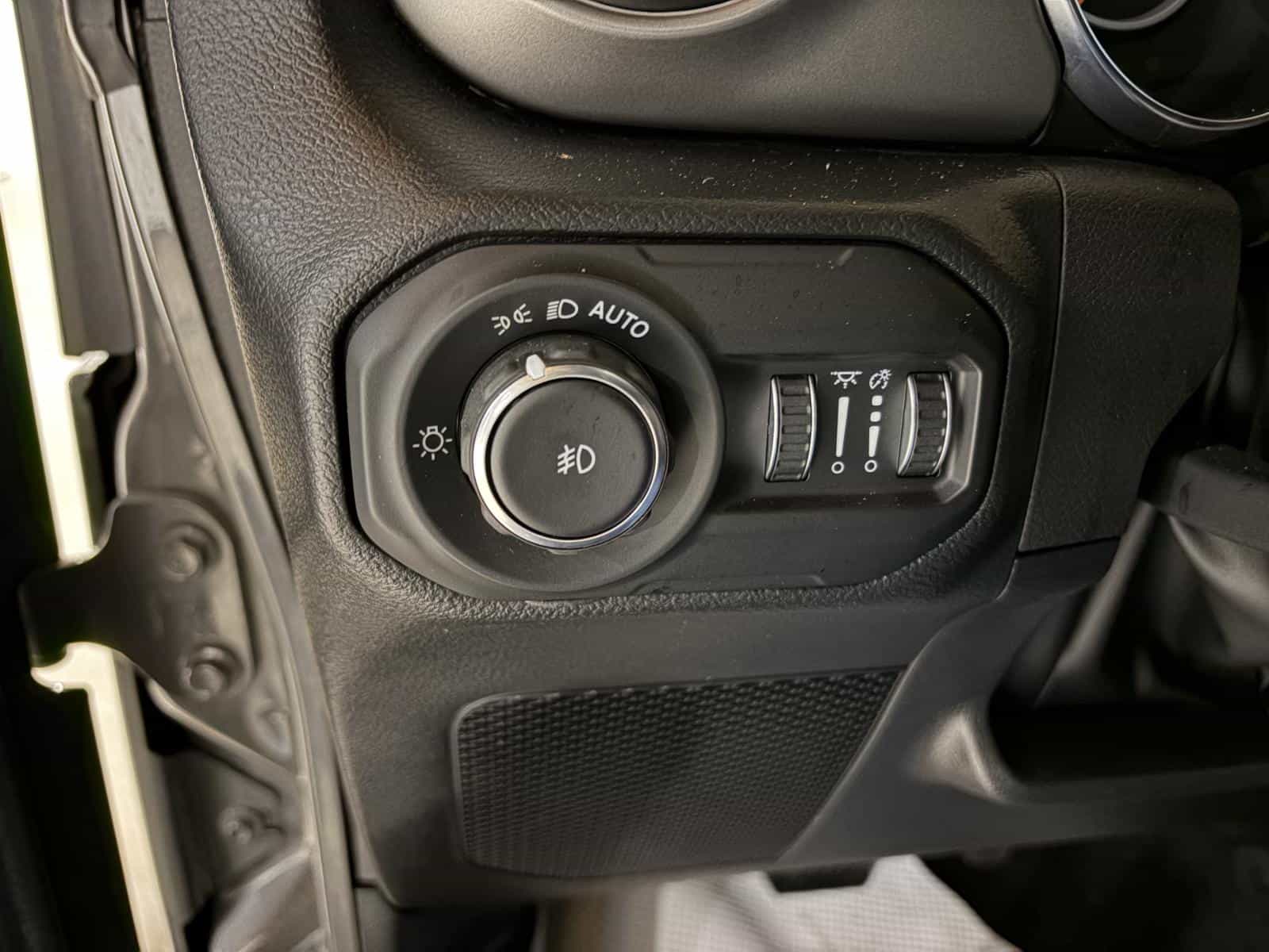 2021 Jeep Wrangler Sport S - Image 14