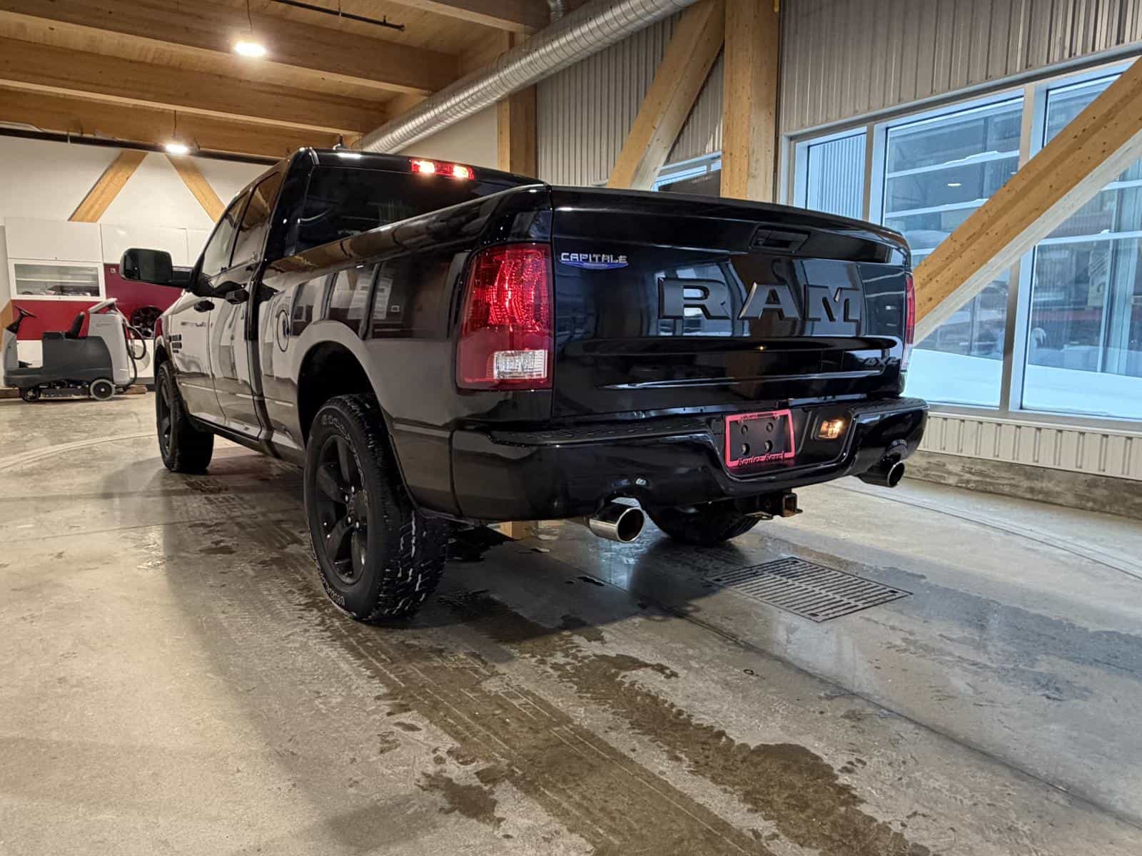 2021 RAM 1500 Class Express - Image 4