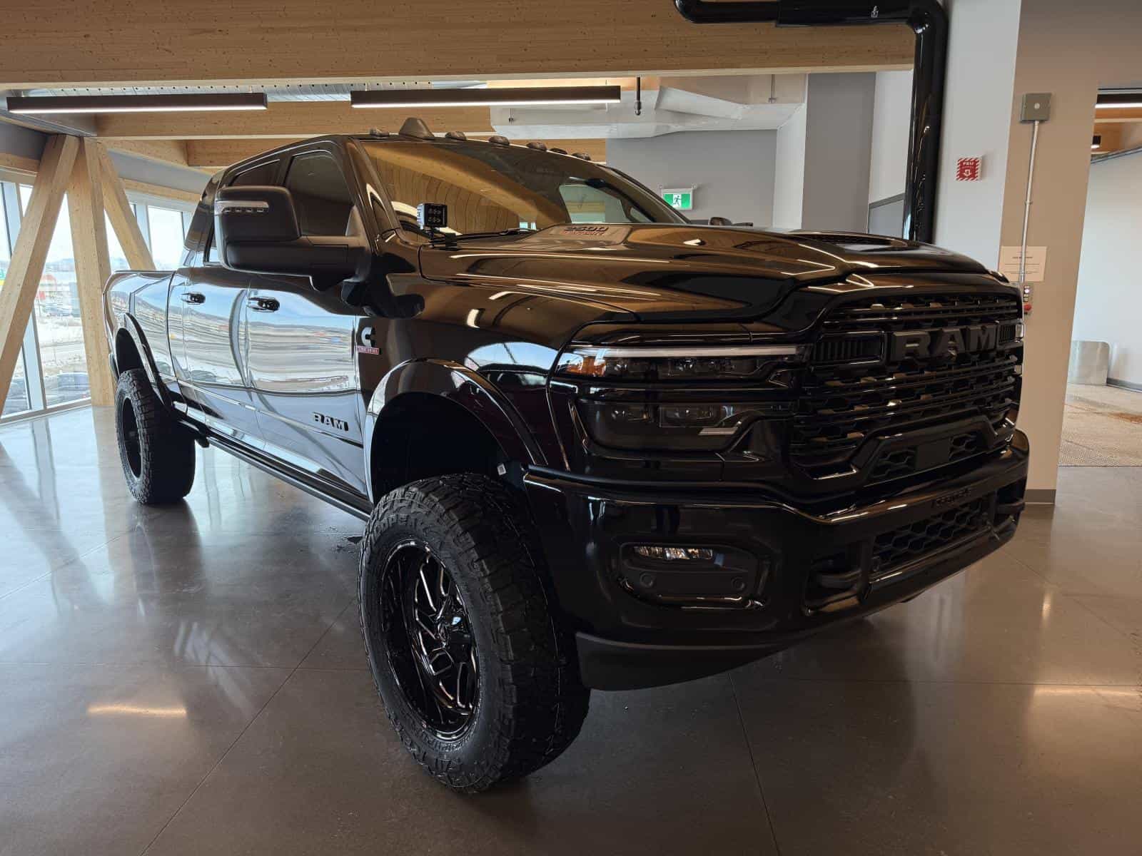 Image 2 RAM 2500 Limited 2026