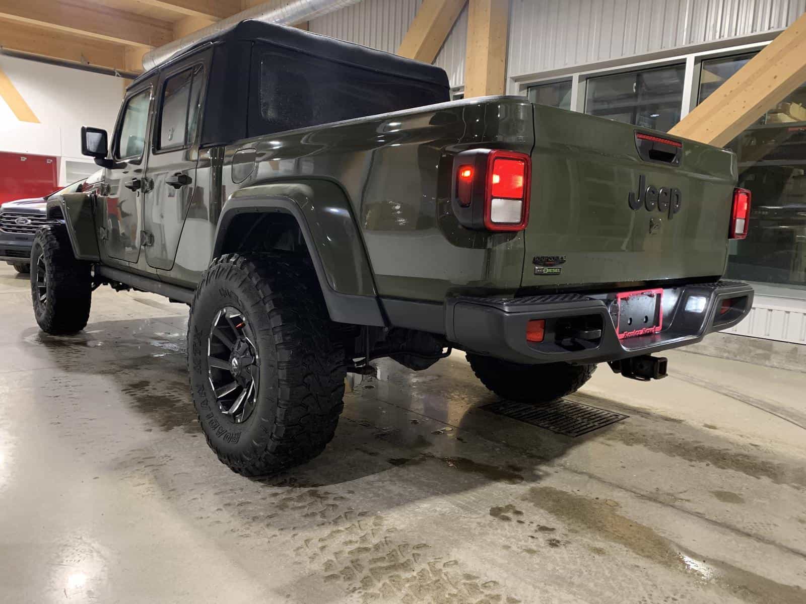 2022 Jeep Gladiator Willy's - Image 2