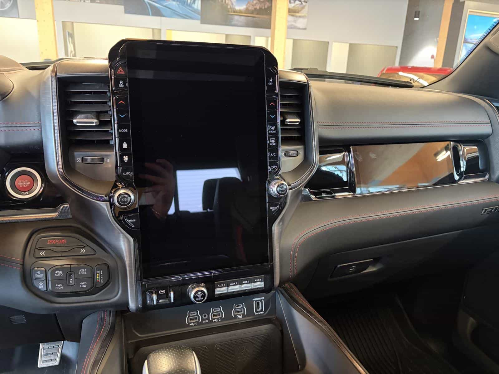 2025 RAM 1500 RHO - Image 19