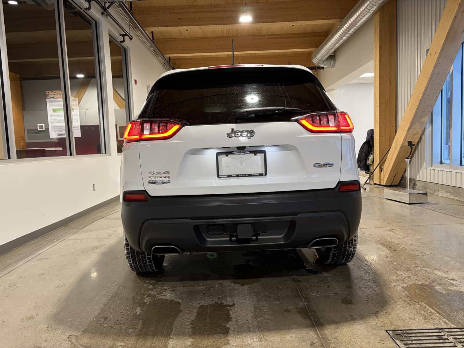 2019 Jeep Cherokee North - Image 5
