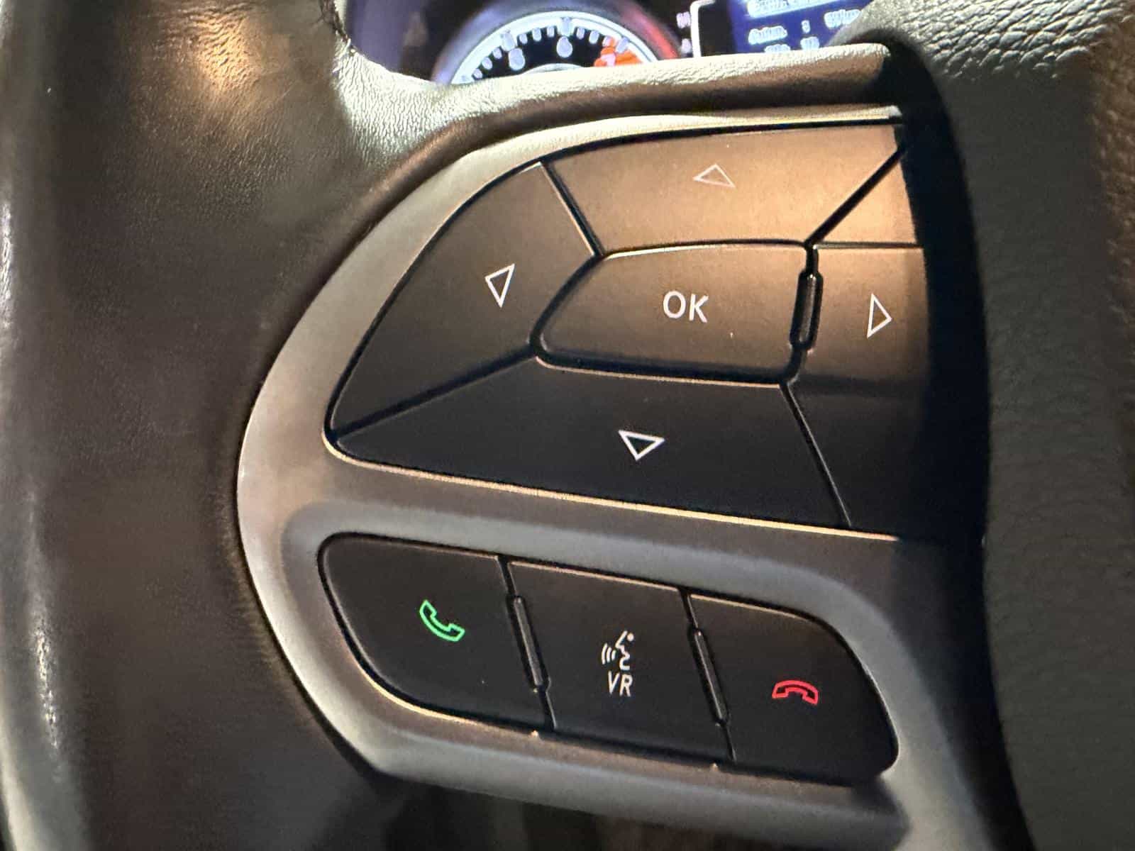 2019 Jeep Cherokee North - Image 16