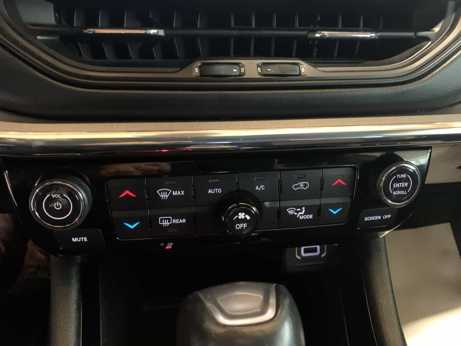 2022 Jeep Compass Limited - Image 16