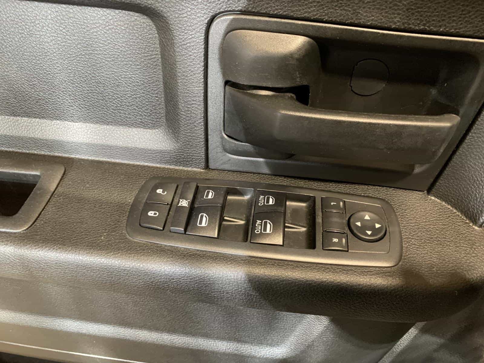 Image 27 RAM 1500 Classic Express 2019