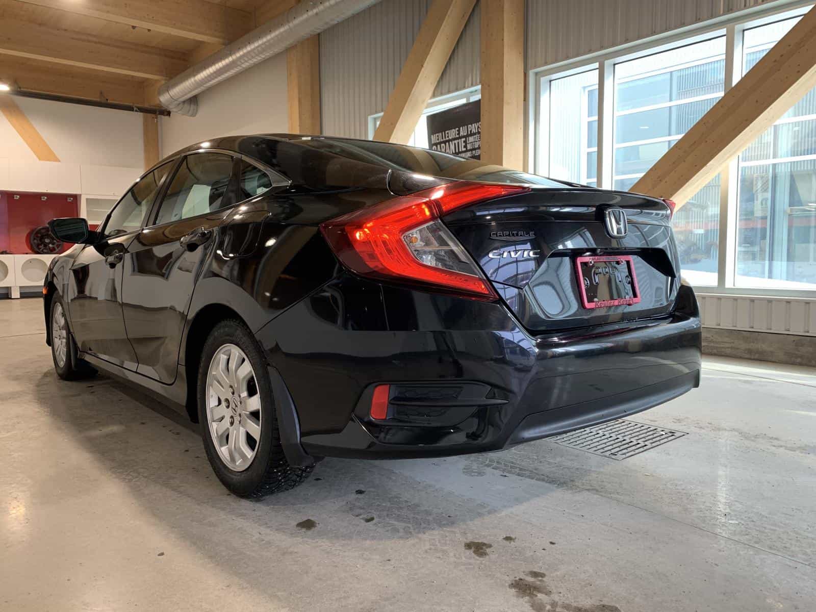 Image 3 Honda Civic DX 2017