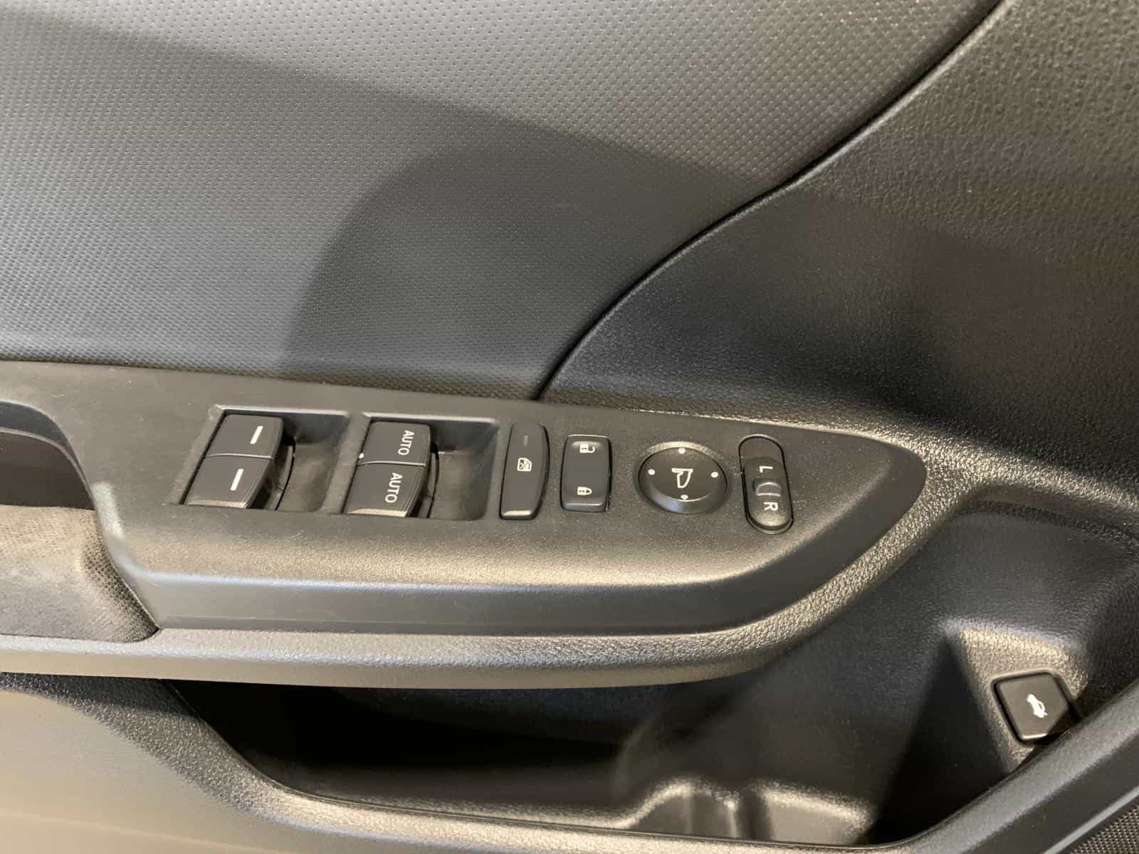 2017 Honda Civic DX - Image 22