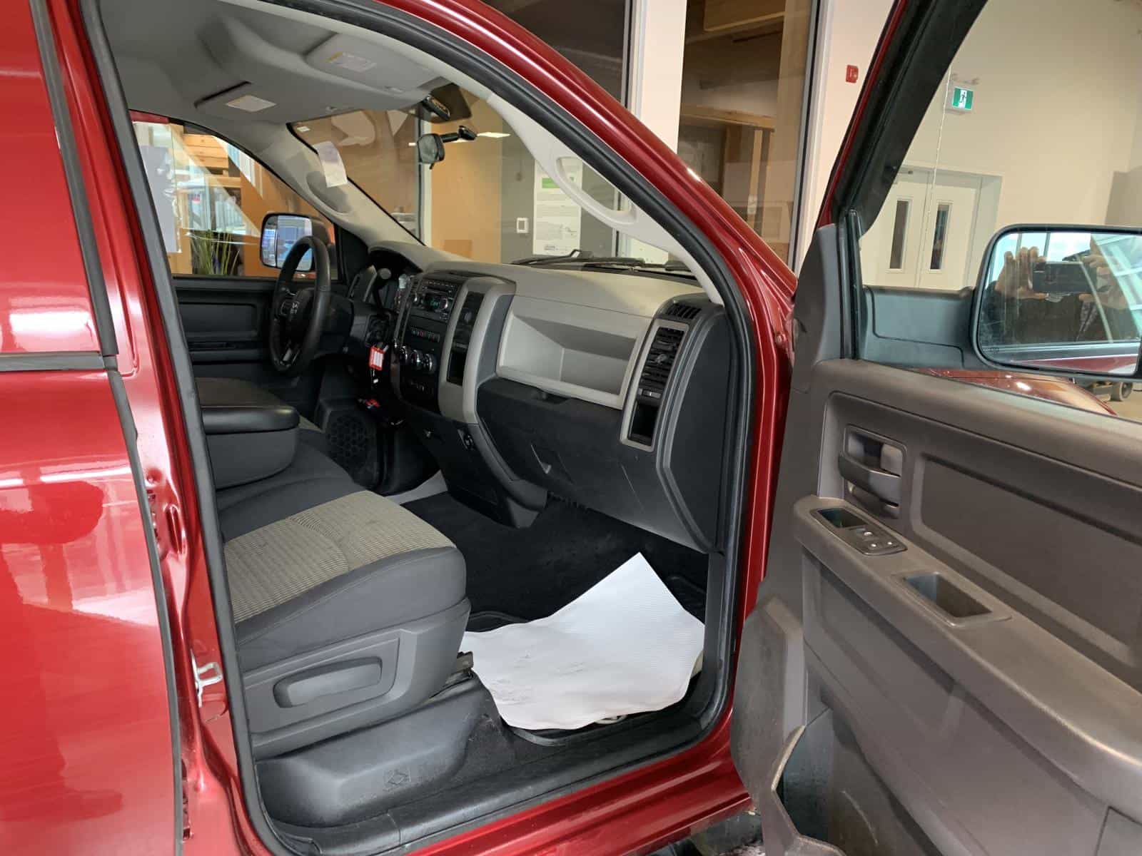 2012 RAM 1500 ST - Image 9