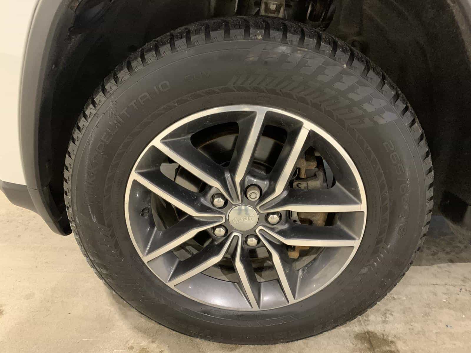 2018 Jeep Grand Cherokee Laredo - Image 8