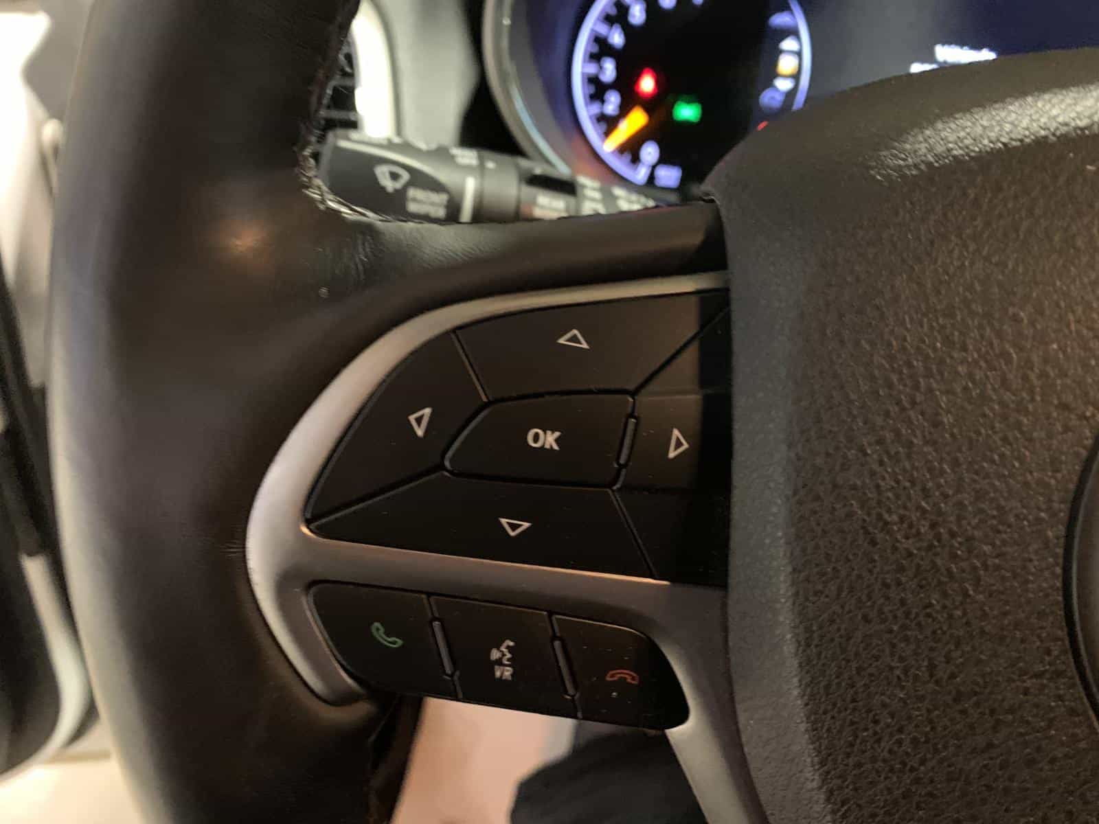 2018 Jeep Grand Cherokee Laredo - Image 23