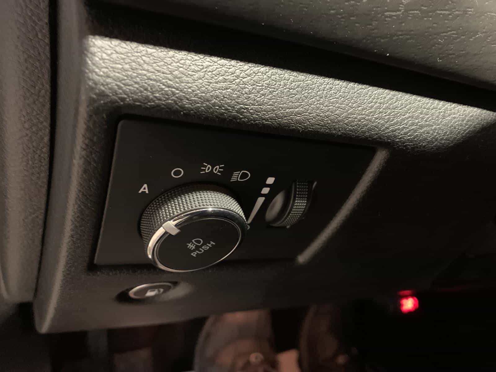 2018 Jeep Grand Cherokee Laredo - Image 25