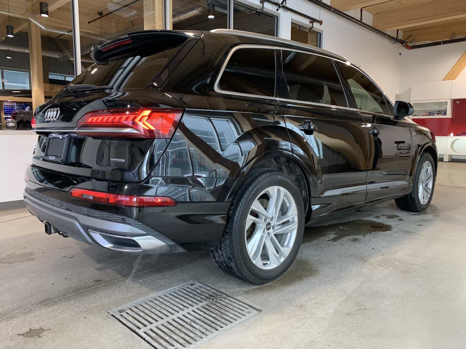 2021 Audi Q7 Komfort 55 - Image 4