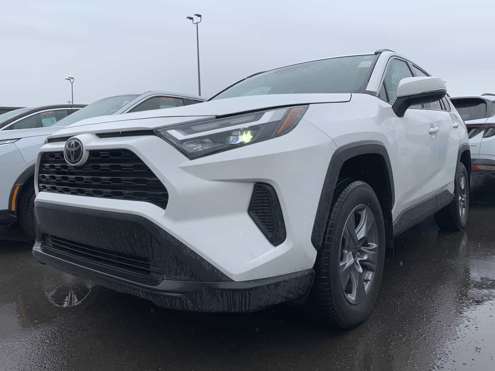 Image 1 Toyota Rav4 XLE 2022