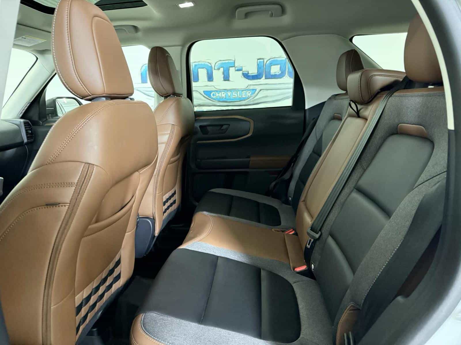 2024 Ford Bronco Big Bend - Image 12