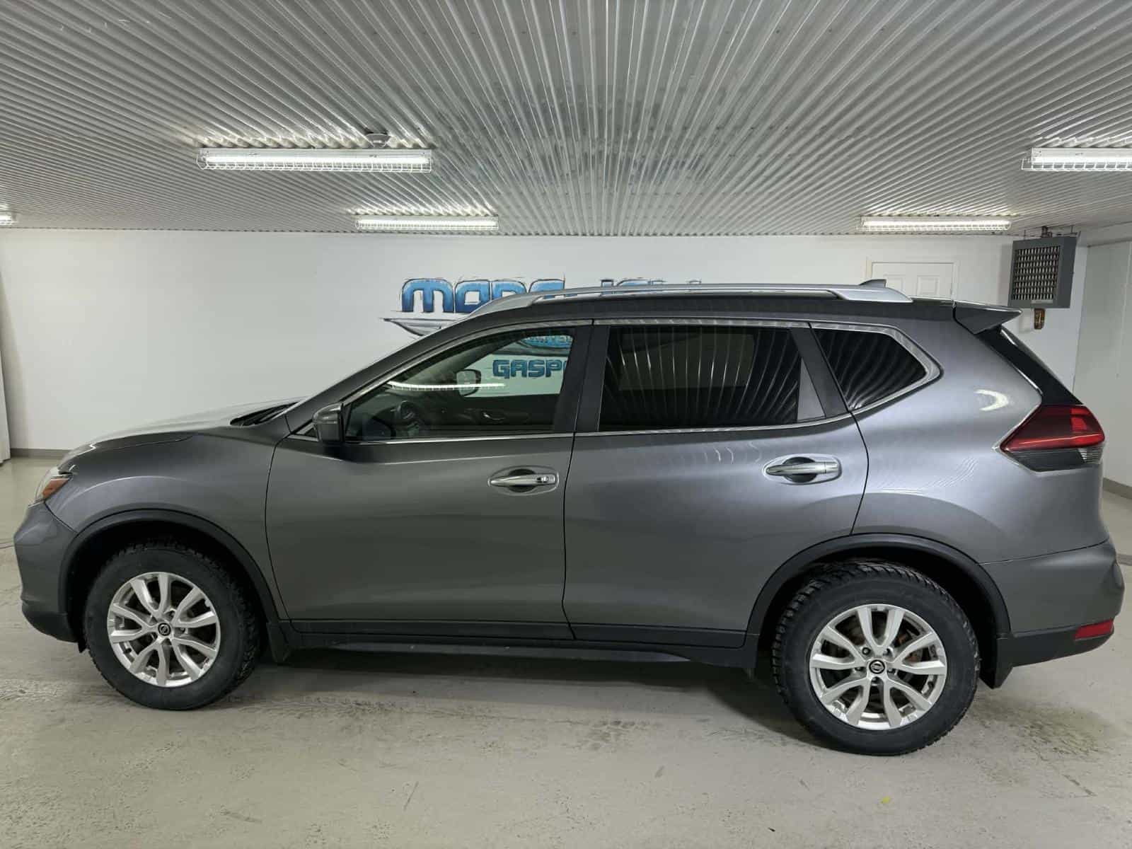Image 3 Nissan ROGUE S/SL/SV SV 2018