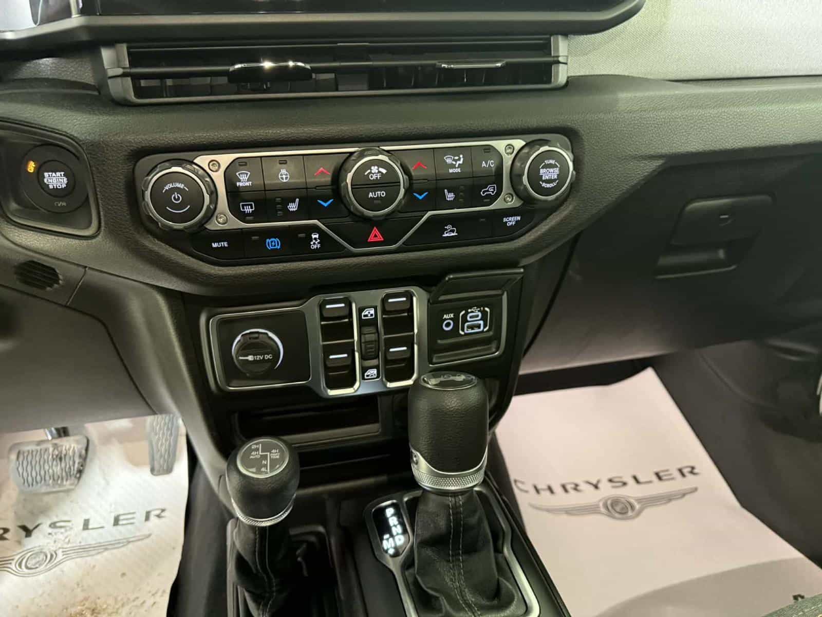 Image 13 Jeep Wrangler Sport S 2025